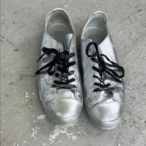 Distressed Golden Goose Ray low tops